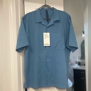 Men’s Lululemon - Airing Easy Camp Collar Shirt. XL